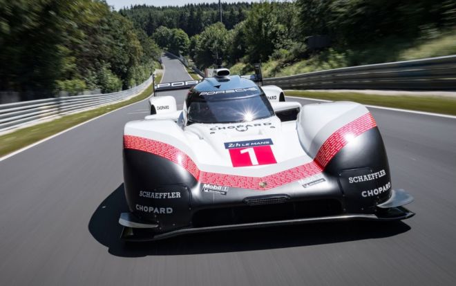 11 Famous Super Cars And Their Speed Records