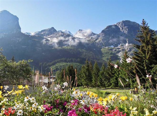 17 Most Beautiful Places To Visit In The Spring Season