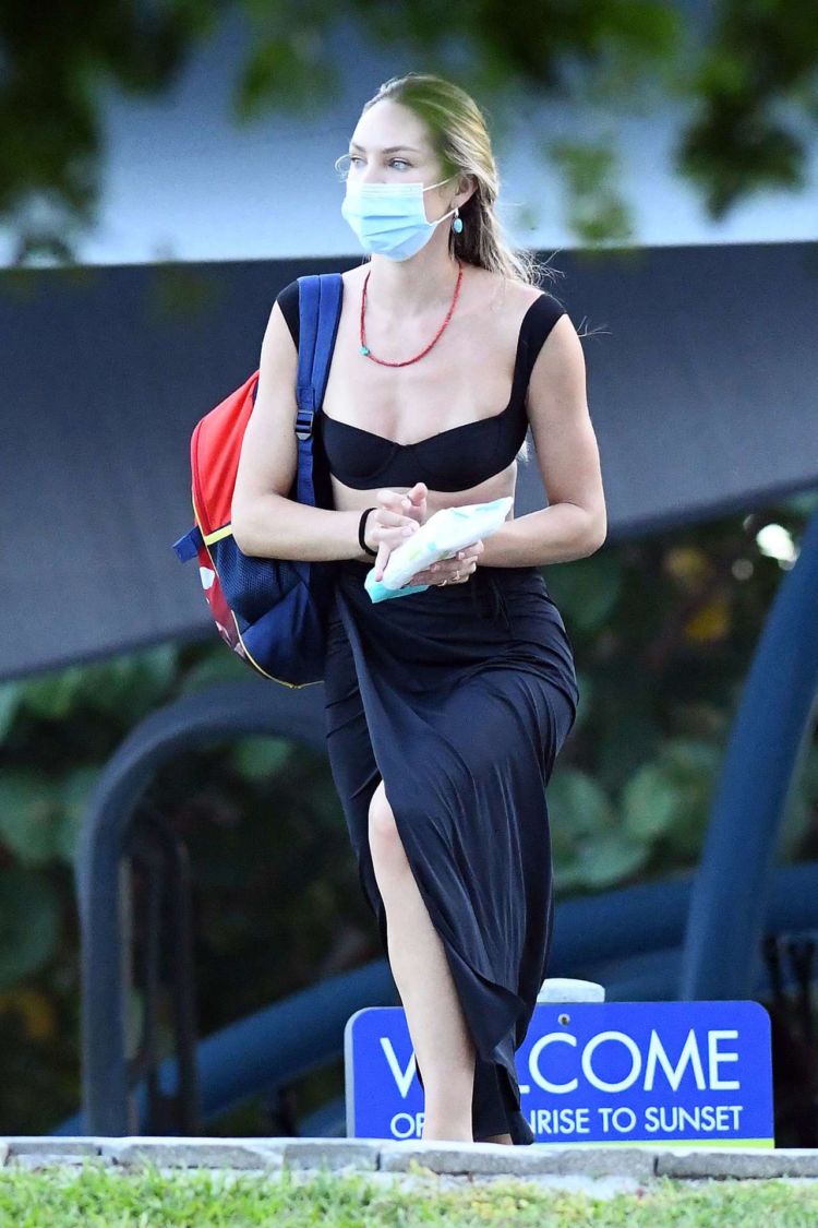 Candice Swanepoel Relaxing At A Park In Miami