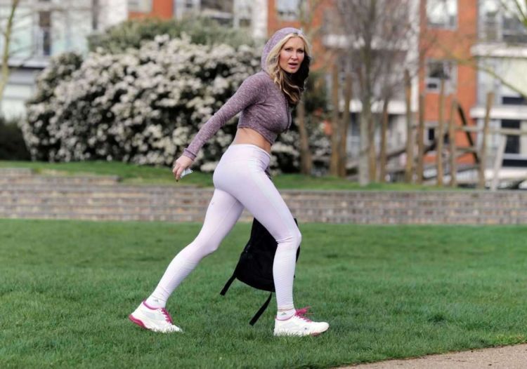 Caprice Bourret Practicing Yoga In A Park In London