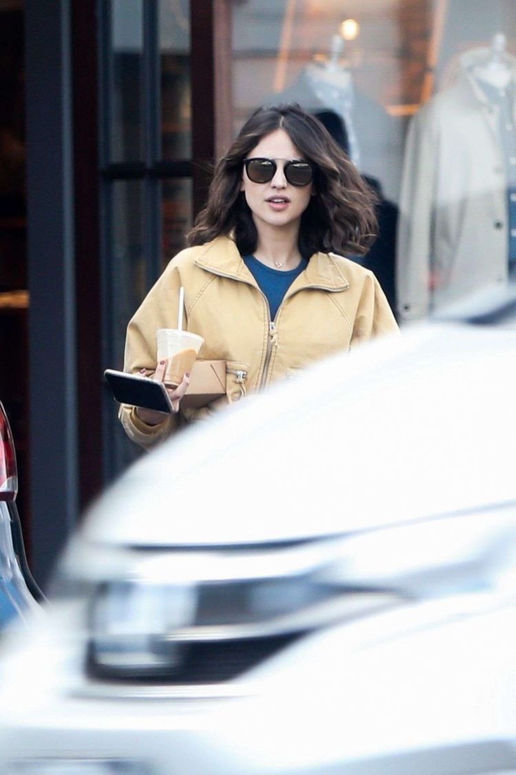 Eiza Gonzalez Goes Out For Lunch In Los Angeles