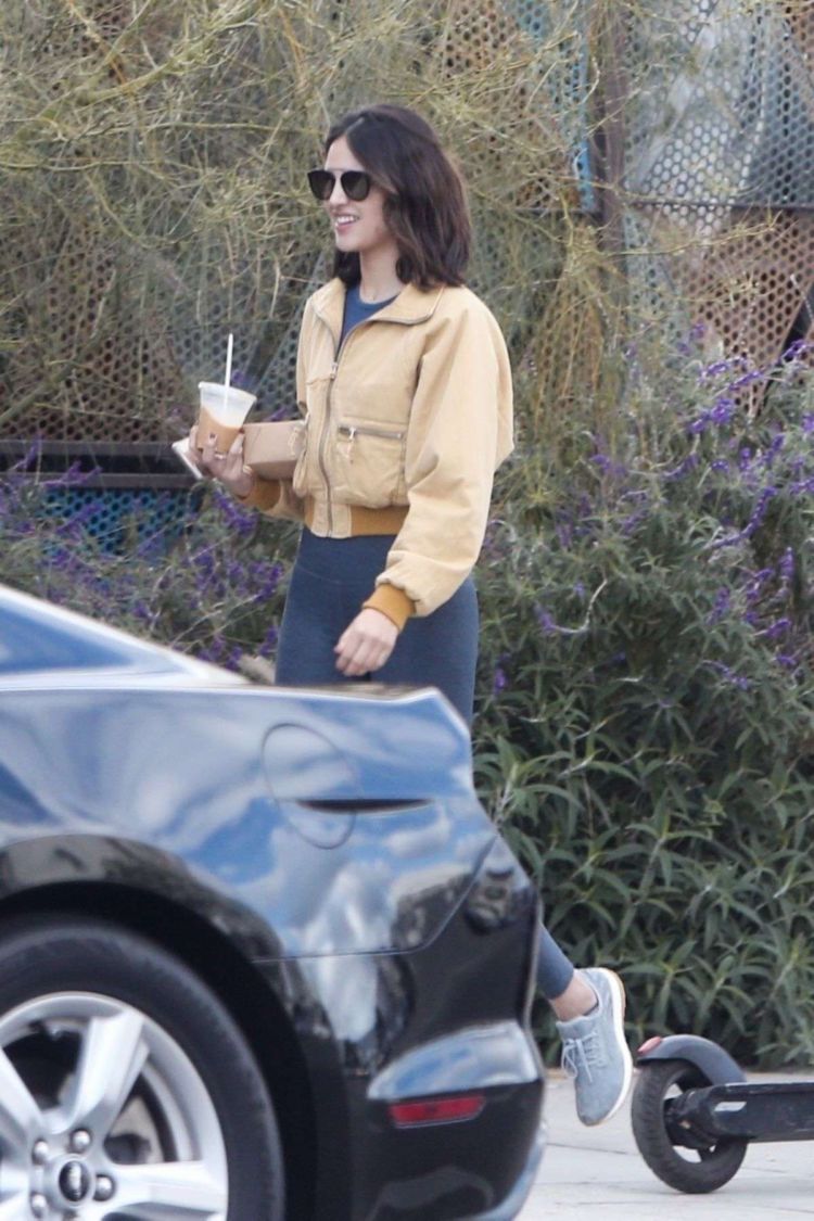 Eiza Gonzalez Goes Out For Lunch In Los Angeles