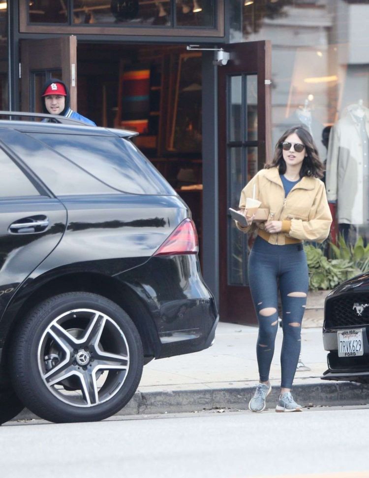 Eiza Gonzalez Goes Out For Lunch In Los Angeles