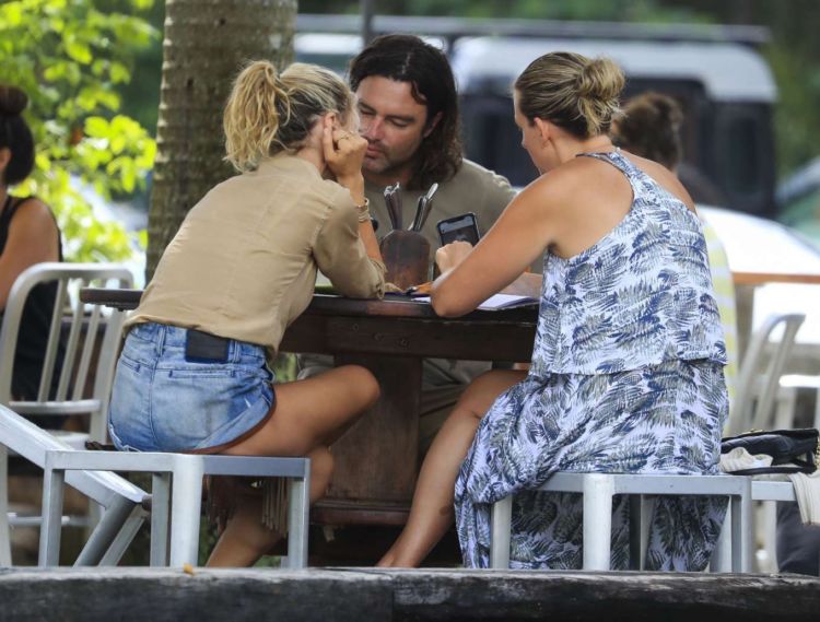 Elsa Pataky Candids In Denim Shorts Out At Byron Bay