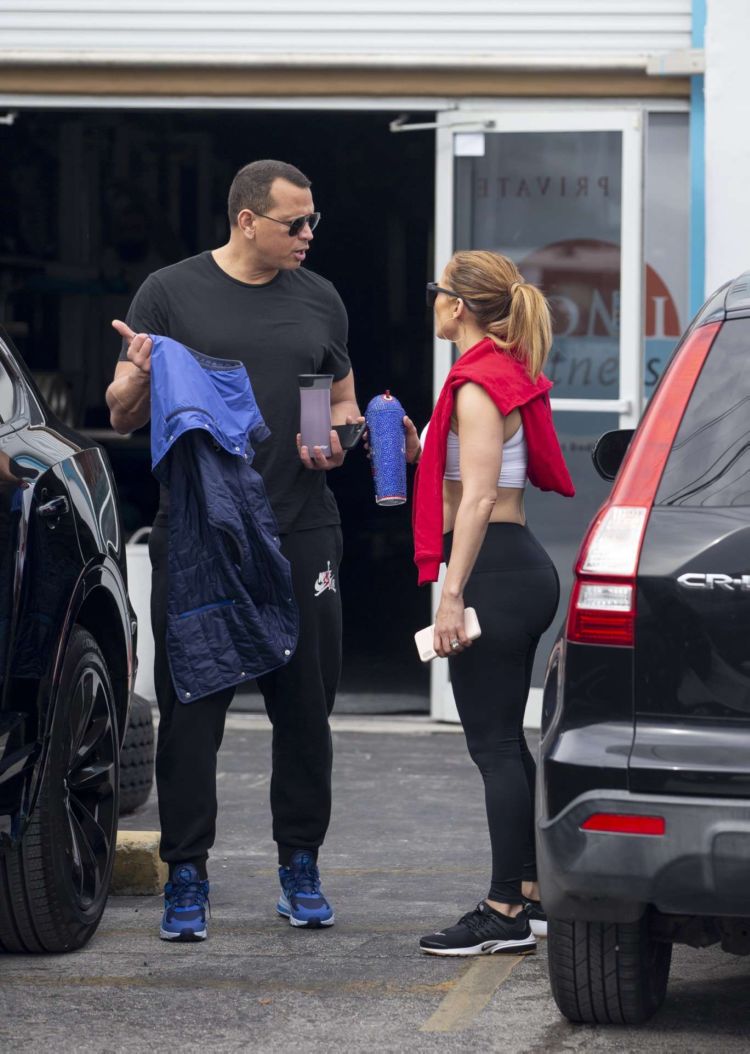 Fitness Freak Jennifer Lopez In Sports Bra And Leggings Out In Miami