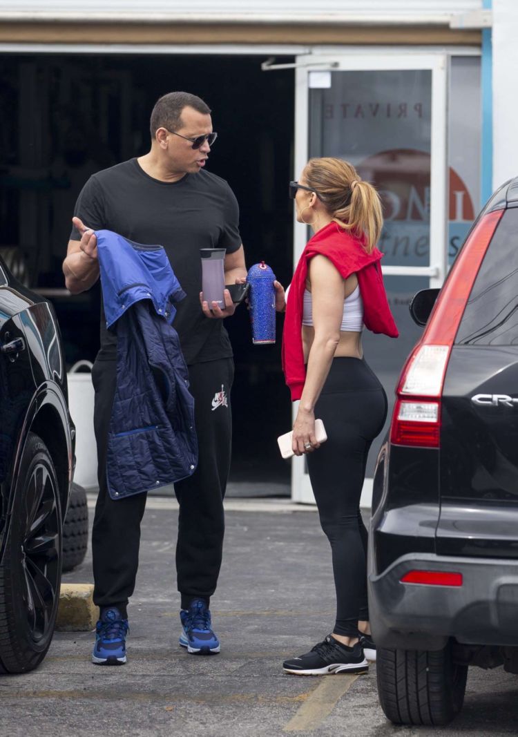 Fitness Freak Jennifer Lopez In Sports Bra And Leggings Out In Miami