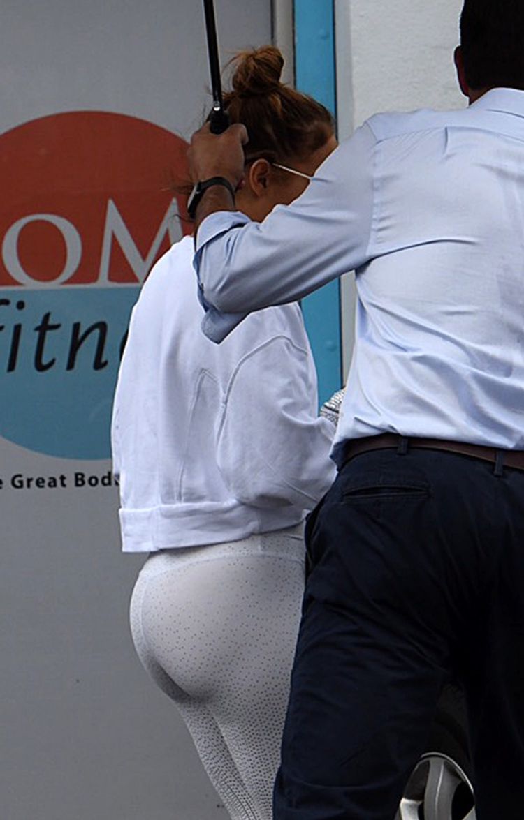 Jennifer Lopez Candids In White Tights While Arriving At The Gym