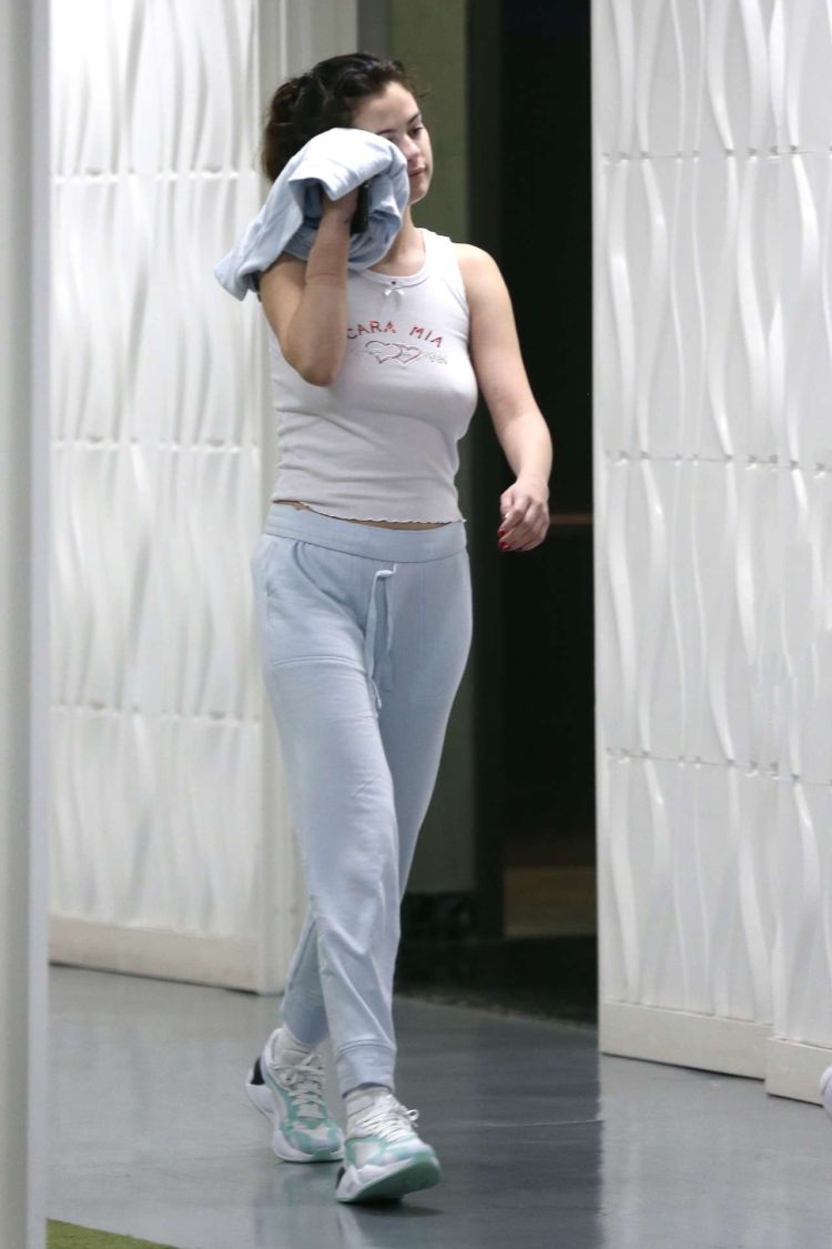 Selena Gomez Spotted Leaving A Facility In Los Angeles