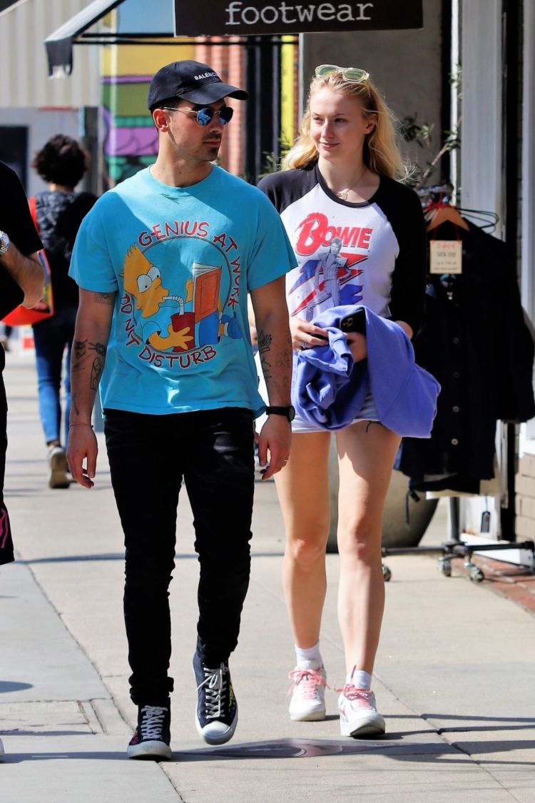 Sophie Turner Out On A Lunch Date In Studio City