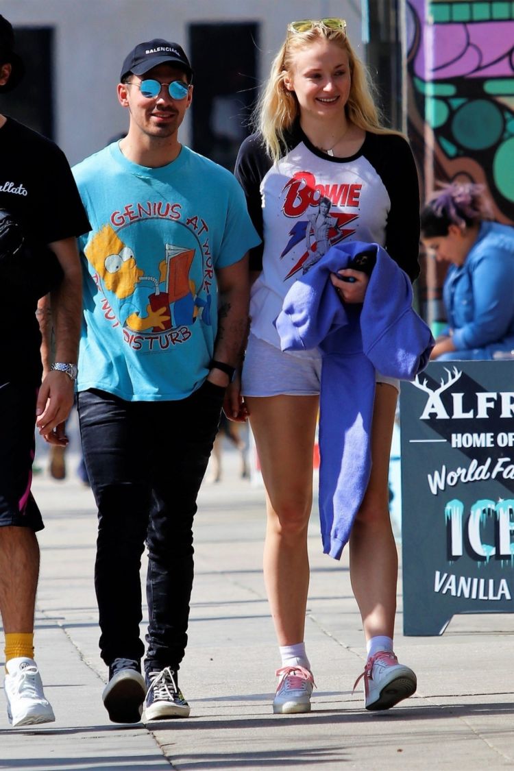 Sophie Turner Out On A Lunch Date In Studio City