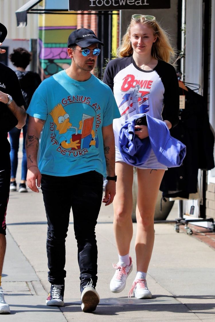 Sophie Turner Out On A Lunch Date In Studio City