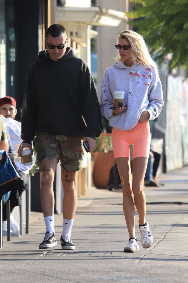 Stella Maxwell Candids In Leggings Out In Los Angeles
