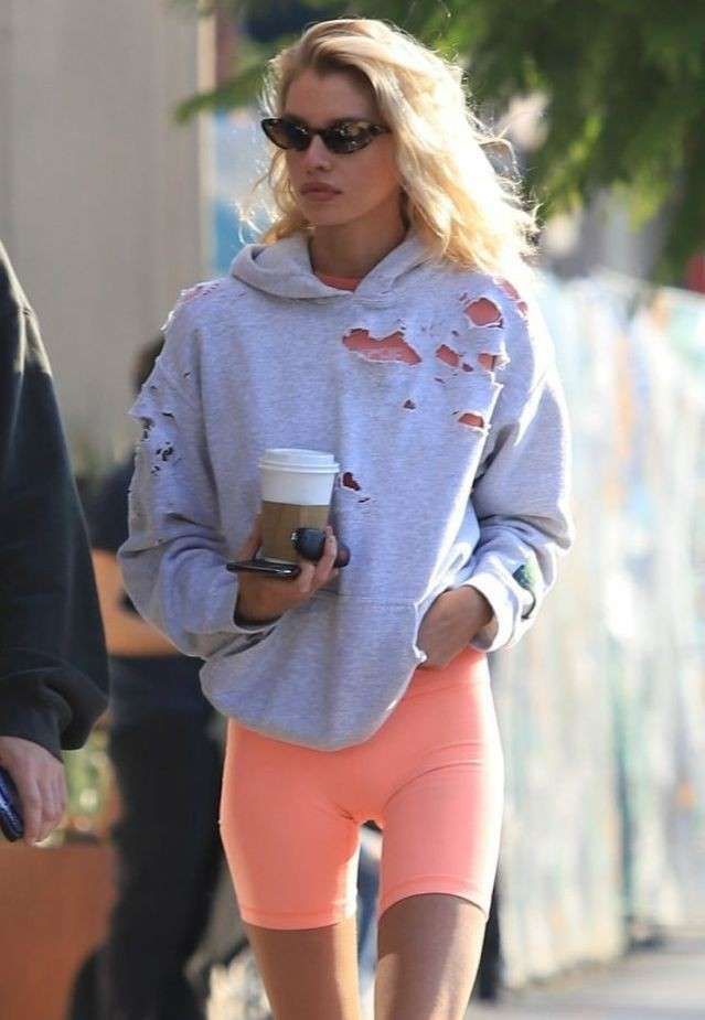 Stella Maxwell Candids In Leggings Out In Los Angeles
