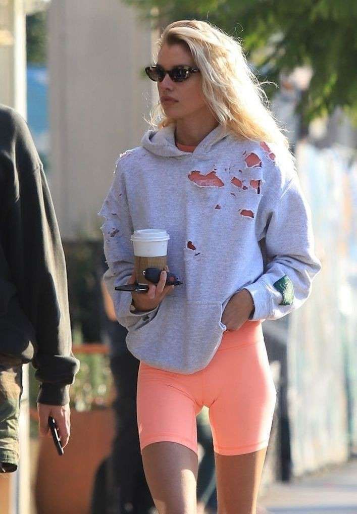 Stella Maxwell Candids In Leggings Out In Los Angeles