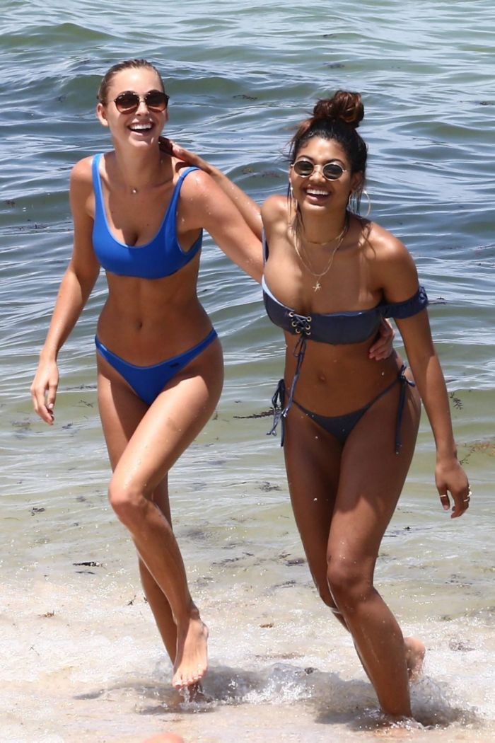 Elizabeth Turner And Danielle Herrington Enjoying In Bikini At The Beach In Miami
