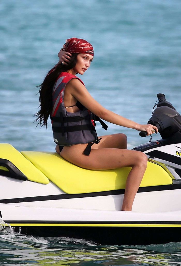 Kendall Jenner And Bella Hadid Together In Bikinis On The Beach In Miami