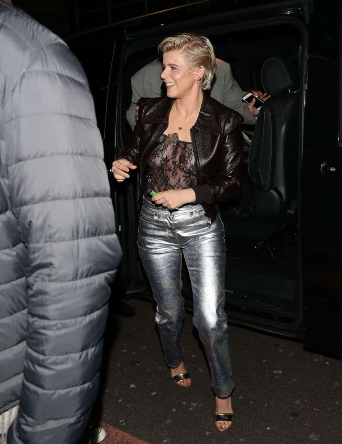 Robyn Arrives At The NME Awards With Her Friend