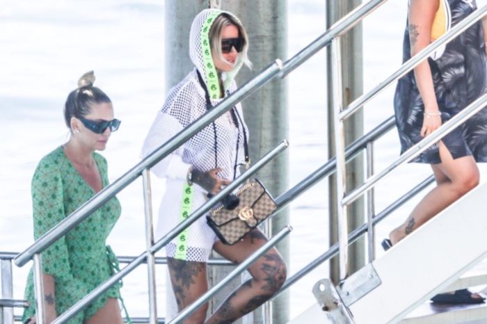 Zoe Cristofoli Vacationing In Bikini With Theo Hernandez On A Yacht In Capri