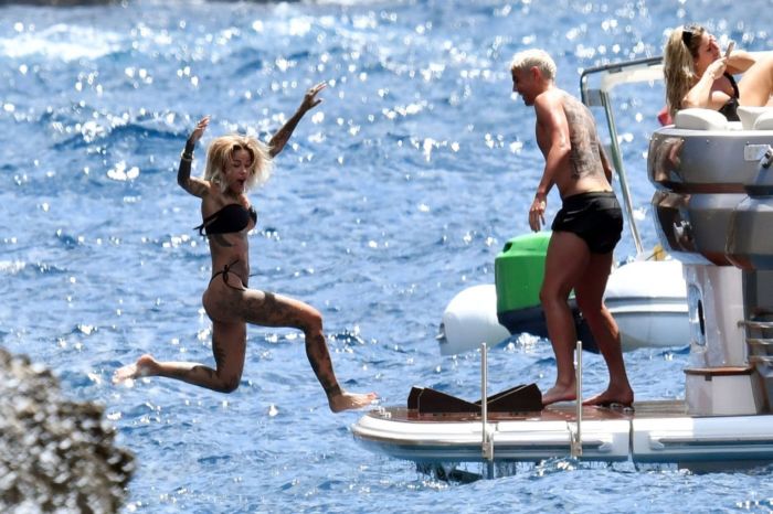 Zoe Cristofoli Vacationing In Bikini With Theo Hernandez On A Yacht In Capri