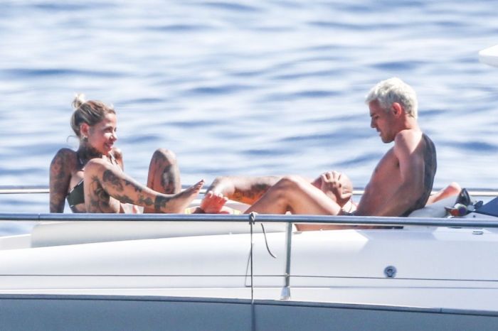 Zoe Cristofoli Vacationing In Bikini With Theo Hernandez On A Yacht In Capri