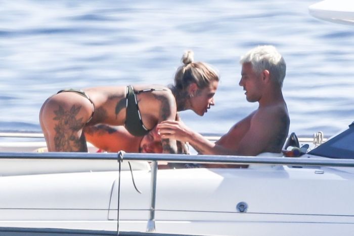 Zoe Cristofoli Vacationing In Bikini With Theo Hernandez On A Yacht In Capri