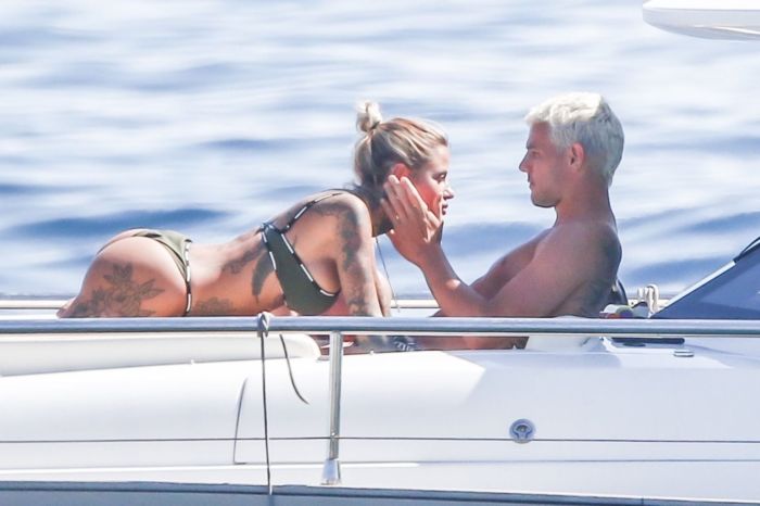 Zoe Cristofoli Vacationing In Bikini With Theo Hernandez On A Yacht In Capri