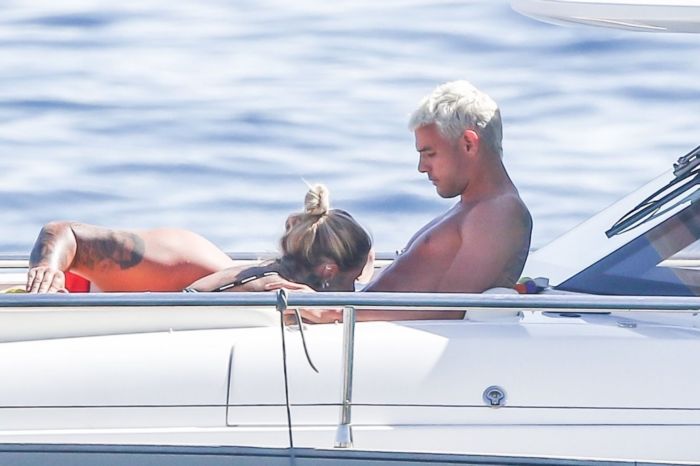 Zoe Cristofoli Vacationing In Bikini With Theo Hernandez On A Yacht In Capri