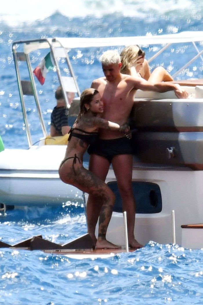 Zoe Cristofoli Vacationing In Bikini With Theo Hernandez On A Yacht In Capri